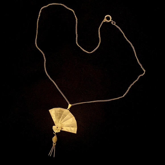 Vintage Fan Necklace - Picture 3 of 3